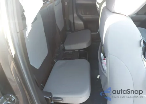 2022 Toyota Tacoma Sr5 z USA, uszkodzony, nr VIN 3TYSX5EN1NT013774